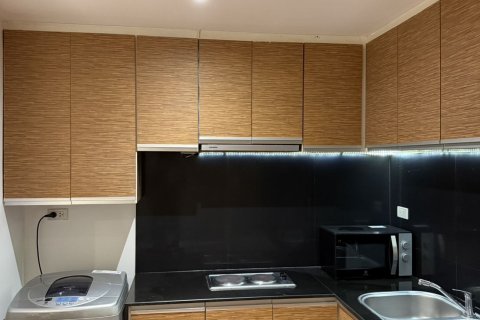 Studio dans le Condo à Pathum Wan, Bangkok, Thaïlande  № 149874 - photo 12