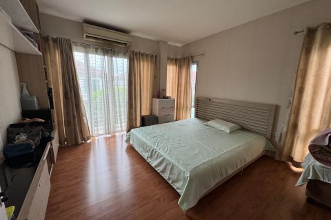 Дом в Банг Кхене, Бангкок, Таиланд с 4 спальнями  № 149869 - фото 2