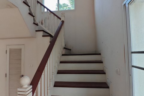 House in Samut Sakhon, Thailand 3 bedrooms № 149873 - photo 3