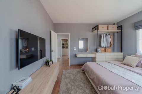 House in Rayong, Thailand 3 bedrooms № 135338 - photo 16