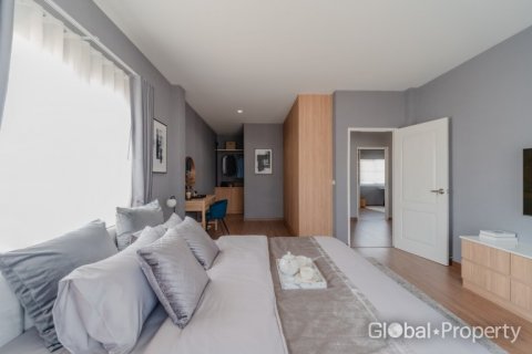 House in Rayong, Thailand 3 bedrooms № 135338 - photo 12