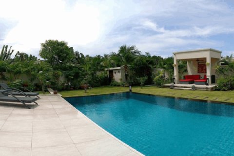 House in Pattaya, Thailand 3 bedrooms № 193163 - photo 4