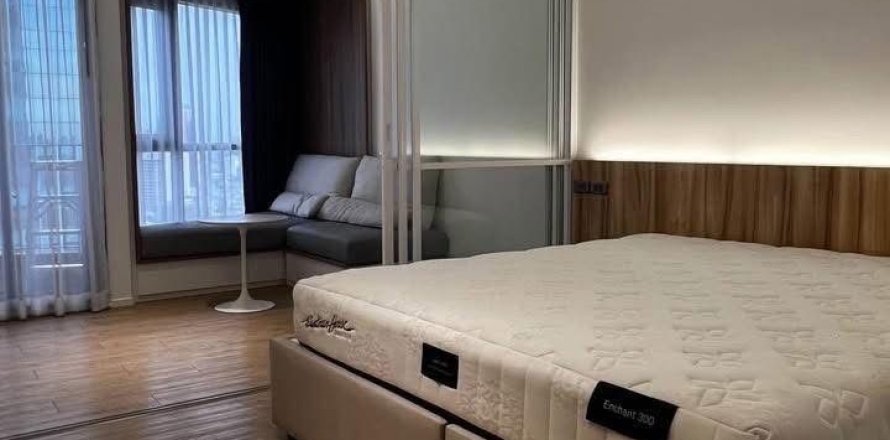 Studio in the Condo in Pathum Wan, Bangkok, Thailand  № 170940