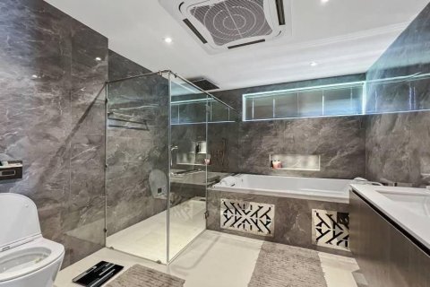 Maison à Pattaya, Thaïlande 5 chambres № 170946 - photo 8