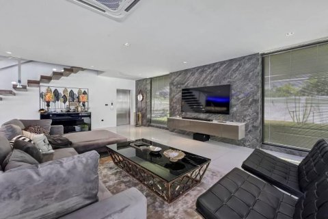 Maison à Pattaya, Thaïlande 5 chambres № 170946 - photo 3