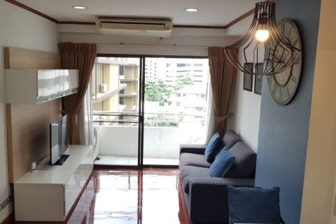 Studio in the Condo in Khlong Toei, Bangkok, Thailand  № 170950 - photo 2