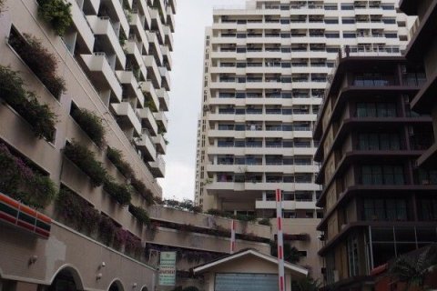 Studio in the Condo in Khlong Toei, Bangkok, Thailand  № 170950 - photo 22