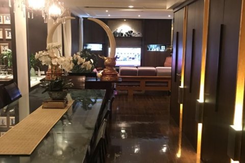 Condo à Yan Nawa, Bangkok, Thaïlande, 3 chambres  № 170947 - photo 3