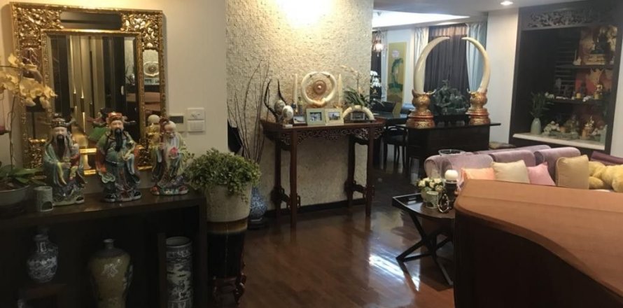 Condo à Yan Nawa, Bangkok, Thaïlande, 3 chambres  № 170947