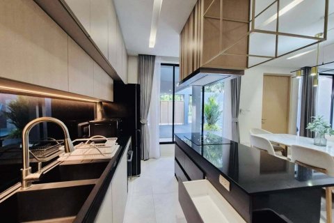 Villa in Phuket, Thailand 3 bedrooms № 170949 - photo 7