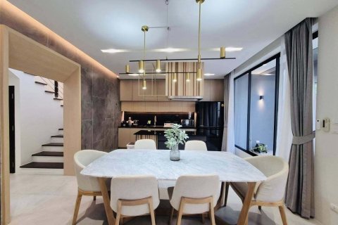 Villa in Phuket, Thailand 3 bedrooms № 170949 - photo 2