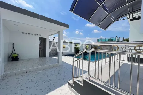 Casa de 3 dormitorios en Pattaya, Tailandia № 210612 - foto 9