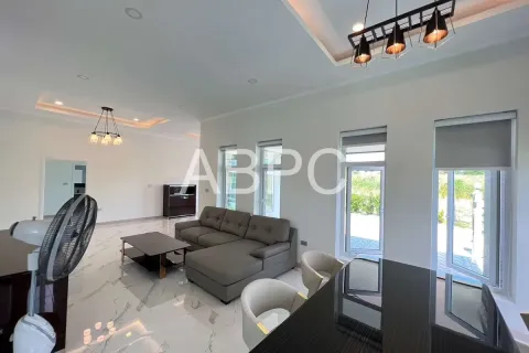 Casa de 3 dormitorios en Pattaya, Tailandia № 210612 - foto 12