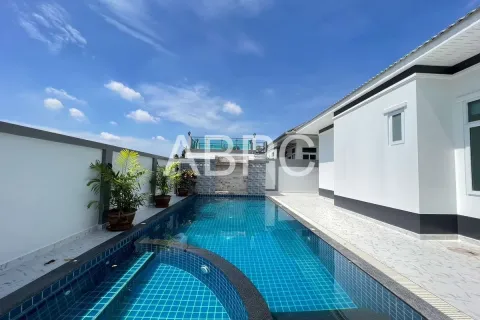 Casa de 3 dormitorios en Pattaya, Tailandia № 210612 - foto 15