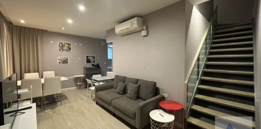 Duplex in Watthana, Bangkok, Thailand 2 Schlafzimmer № 215451