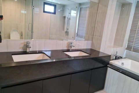 House in Pattaya, Thailand 4 bedrooms № 170737 - photo 4