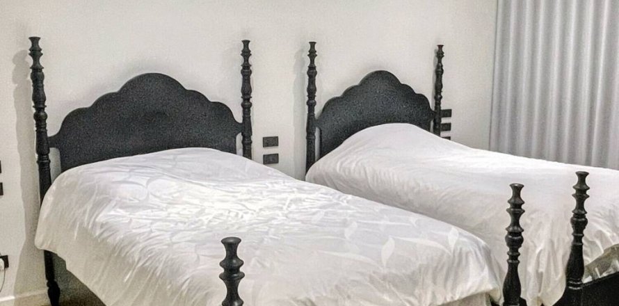 Condo in Bangkok, Thailand, 3 bedrooms  № 116845