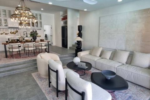 Villa in Pattaya, Thailand 5 bedrooms № 116842 - photo 3