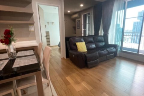 Кондоминиум с 2 спальнями в Клонг Тоэй, Бангкок, Таиланд № 160496 - фото 2