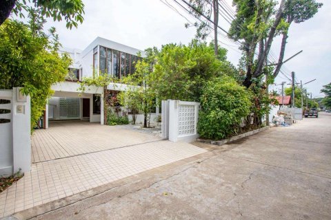 House in Chiang Mai, Thailand 3 bedrooms № 176673 - photo 17