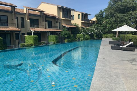 Таунхаус в Ча-аме, Таиланд с 3 спальнями  № 145294 - фото 1