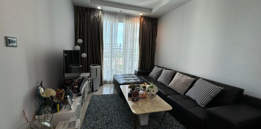Condo in Huai Khwang, Bangkok, Thailand, 2 bedrooms  № 153501
