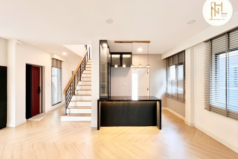 Maison à Nonthaburi, Thaïlande 4 chambres № 147336 - photo 5