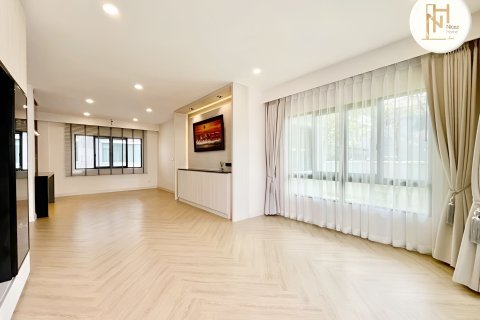 Maison à Nonthaburi, Thaïlande 4 chambres № 147336 - photo 4