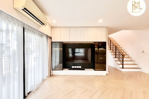 Maison à Nonthaburi, Thaïlande 4 chambres № 147336 - photo 3