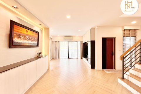 Maison à Nonthaburi, Thaïlande 4 chambres № 147336 - photo 7