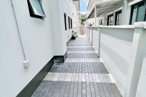 Maison à Nonthaburi, Thaïlande 4 chambres № 147336 - photo 24