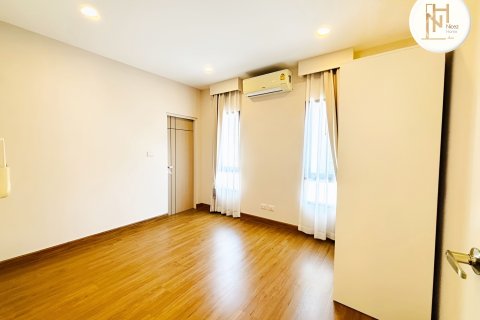 Maison à Nonthaburi, Thaïlande 4 chambres № 147336 - photo 16