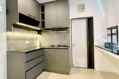 Maison à Nonthaburi, Thaïlande 4 chambres № 147336 - photo 12