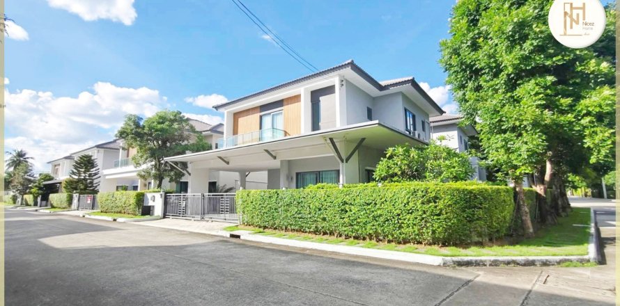 Maison à Nonthaburi, Thaïlande 4 chambres № 147336