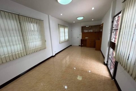 House in Lat Phrao, Bangkok, Thailand 3 bedrooms № 147337 - photo 8