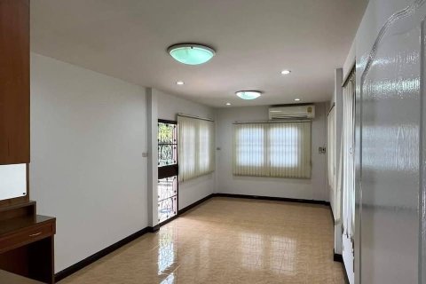 House in Lat Phrao, Bangkok, Thailand 3 bedrooms № 147337 - photo 9