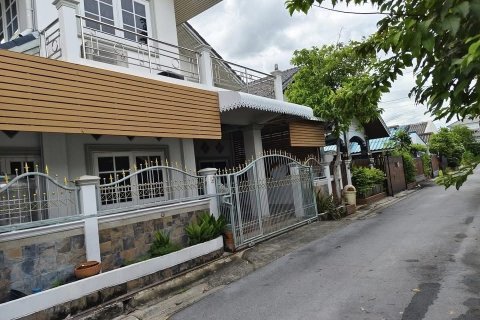 House in Lat Phrao, Bangkok, Thailand 3 bedrooms № 147337 - photo 4