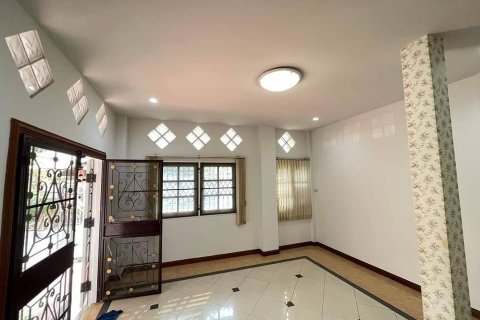 House in Lat Phrao, Bangkok, Thailand 3 bedrooms № 147337 - photo 15