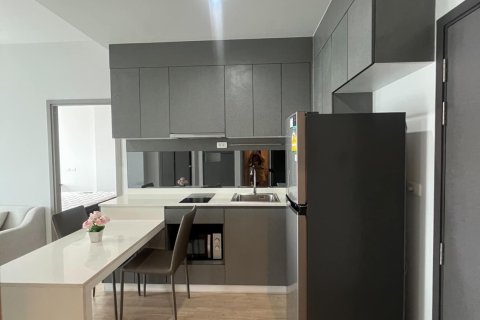 Condo à Bang Kapi, Bangkok, Thaïlande, 2 chambres  № 139293 - photo 2