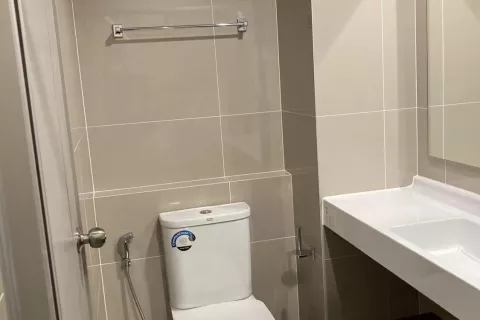 Condo à Bang Kapi, Bangkok, Thaïlande, 2 chambres  № 139293 - photo 7