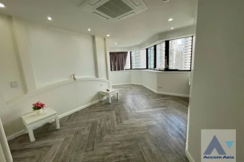 Condo in Khlong Toei, Bangkok, Thailand, 3 bedrooms  № 215594 - photo 8