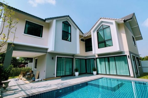 House in Chiang Mai, Thailand 6 bedrooms № 121830 - photo 1