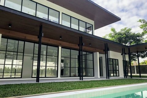 House in Chiang Mai, Thailand 4 bedrooms № 121828 - photo 1
