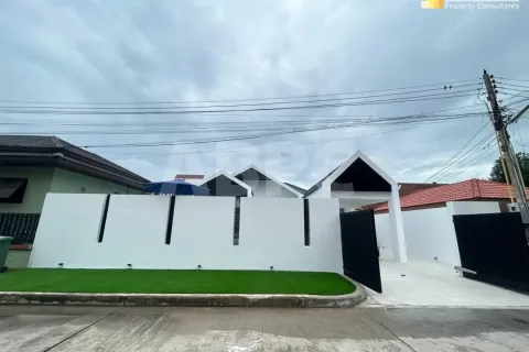 Casa de 4 dormitorios en Jomtien Beach, Pattaya, Tailandia № 211912 - foto 3