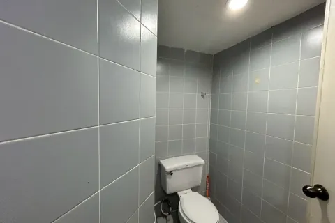 Condominio de 2 dormitorios en Jomtien Beach, Pattaya, Tailandia № 211915 - foto 11
