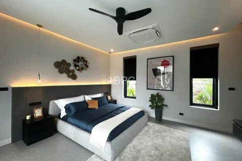 Casa de 4 dormitorios en Pattaya, Tailandia № 211917 - foto 5