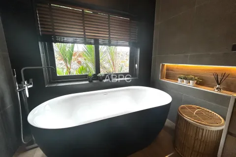 Casa de 4 dormitorios en Pattaya, Tailandia № 211917 - foto 7