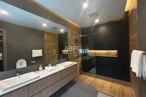 Casa de 4 dormitorios en Pattaya, Tailandia № 211917 - foto 6