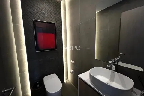 Casa de 4 dormitorios en Pattaya, Tailandia № 211917 - foto 11