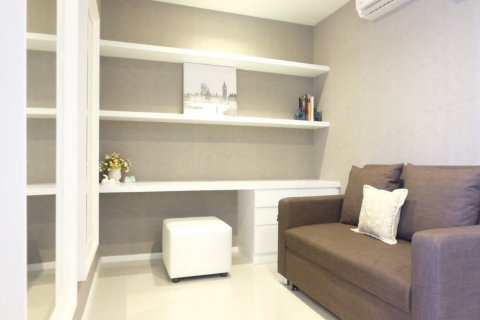 Кондоминиум с 1 спальней в Дин Даенге, Бангкок, Таиланд № 134687 - фото 2